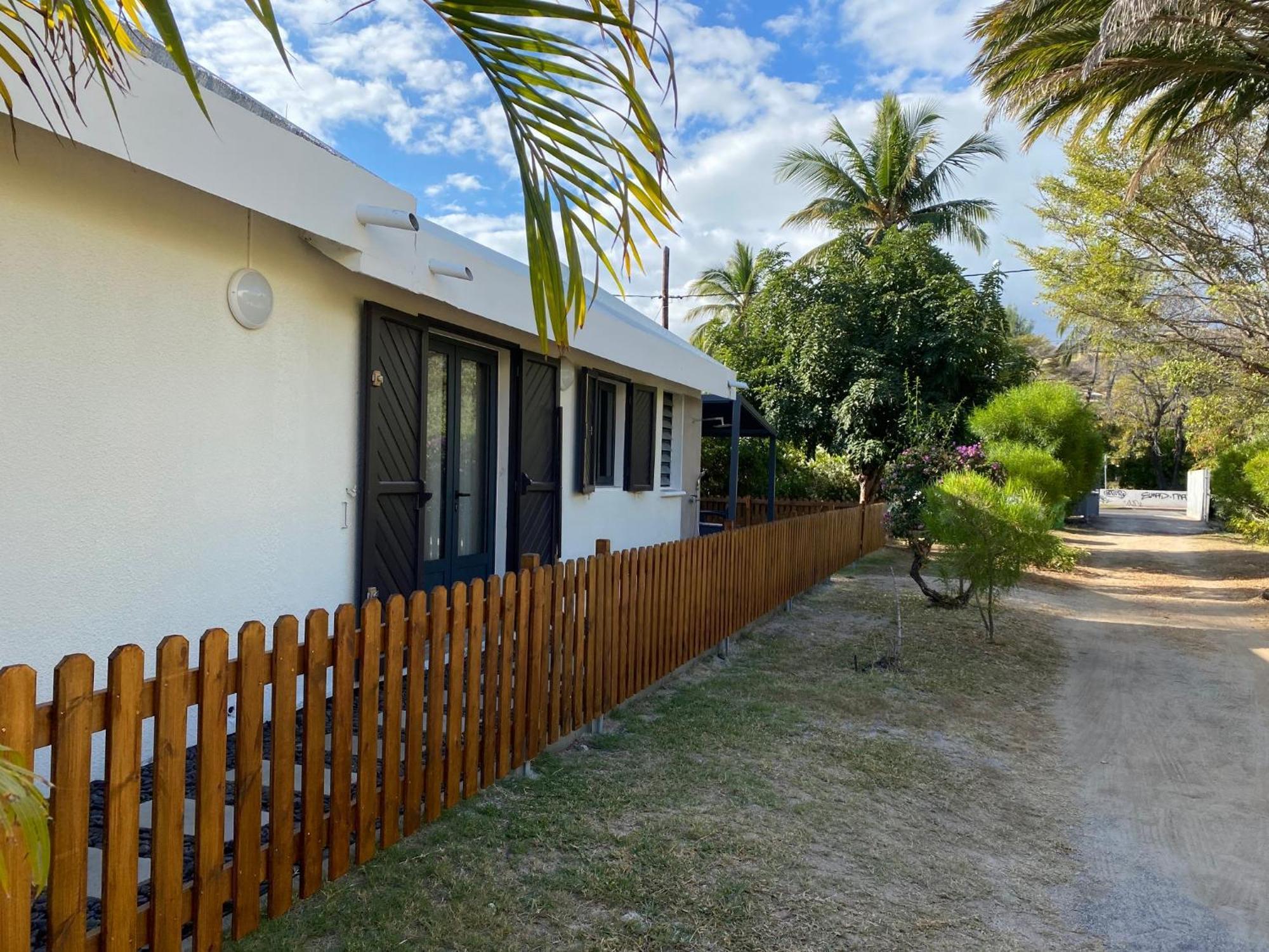 Villa & Bungalow 'Coco Des Sables' Les Pieds Dans L'Eau La Saline Les Bains Exterior foto